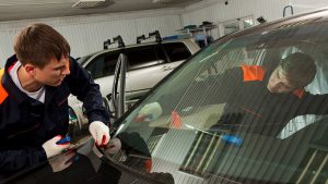 where to replace car windshield