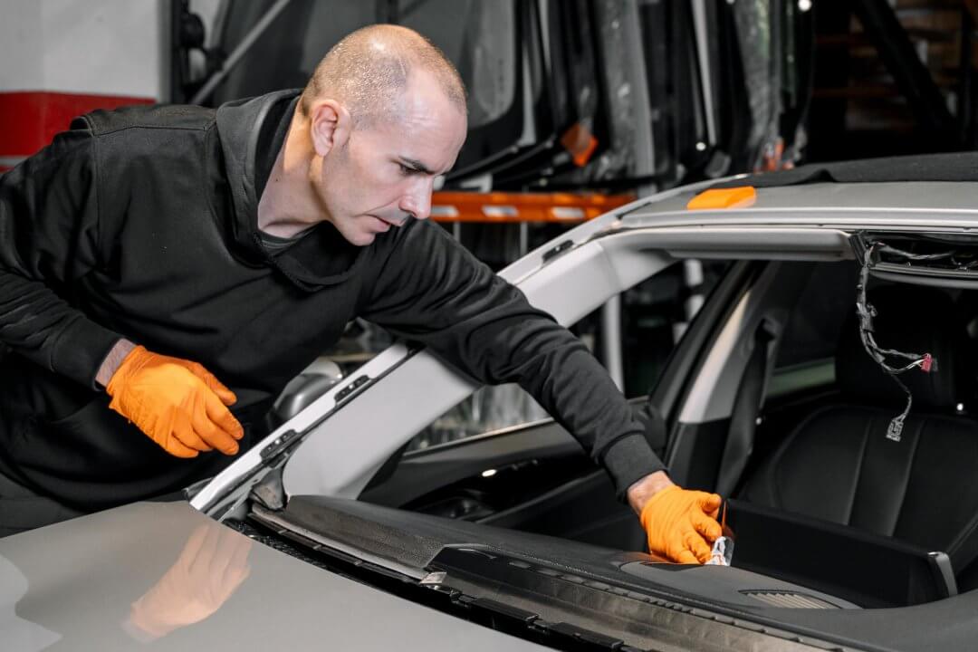 Top Windshield Replacement service Company Call Us Now!!